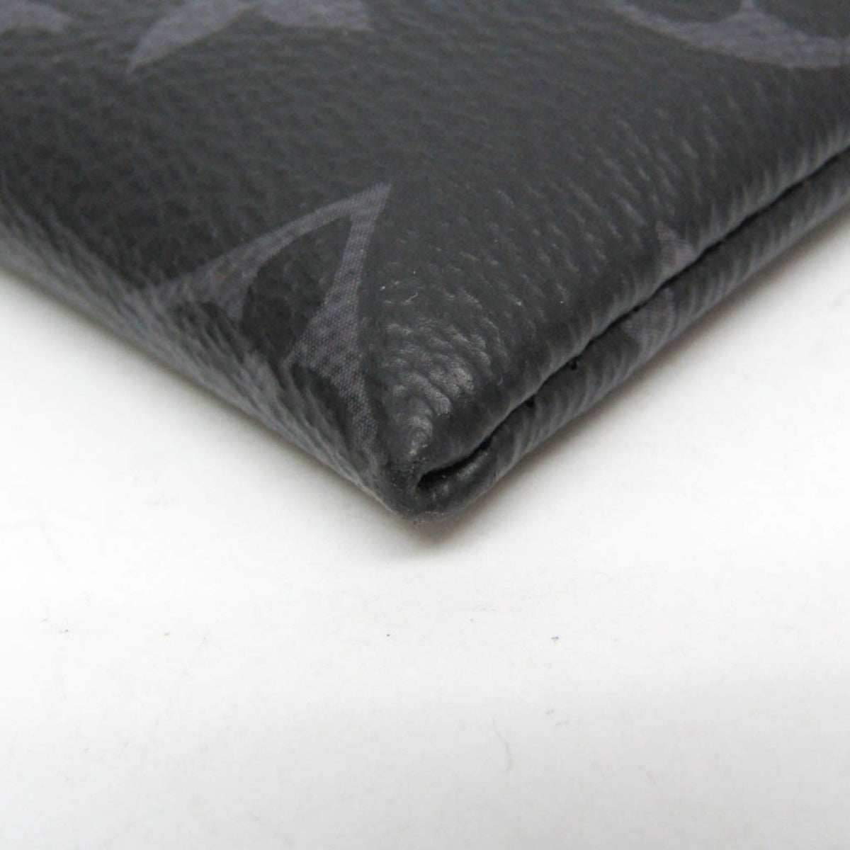 Louis Vuitton Pochette Discovery · Eclipse