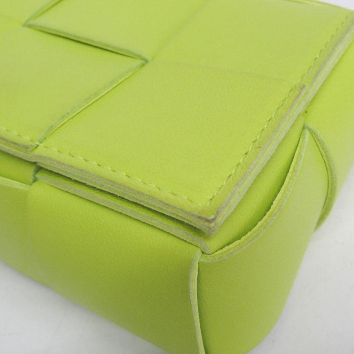 Bottega Veneta Intrecciato Cassette · Leather