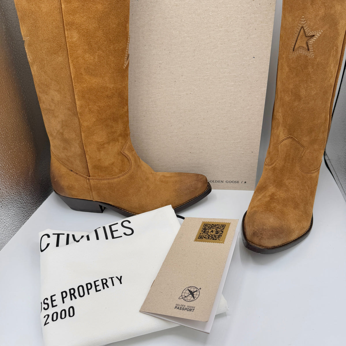 Golden Goose Wish Star Suede Leather Boots in Cognac Brown